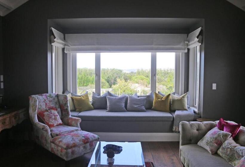 סטודיו דלוקס, Luxurious Escape,matakana