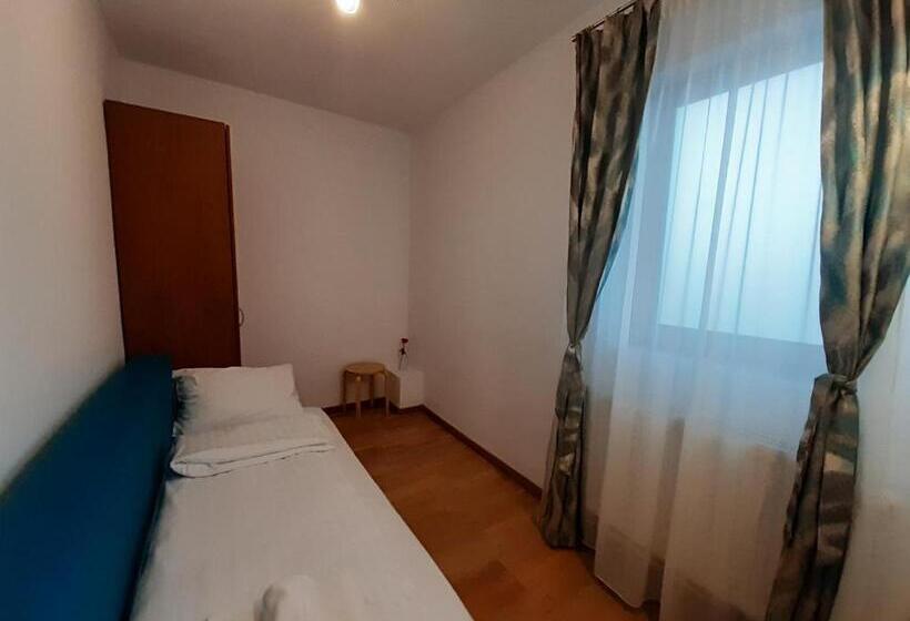 ファミリールーム, Mirana