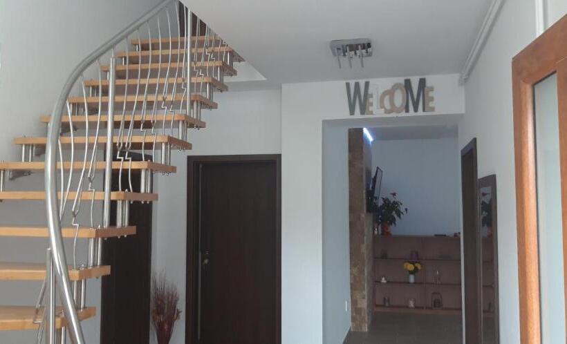 ファミリールーム, Mirana