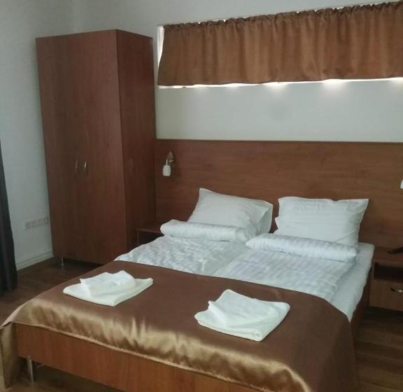 デラックストリプルルーム, Mirana