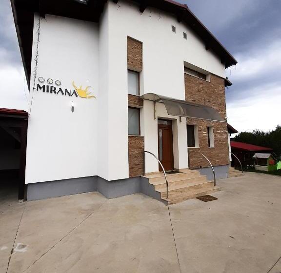 デラックストリプルルーム, Mirana