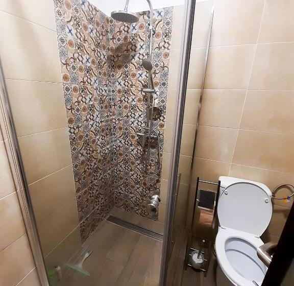 デラックストリプルルーム, Mirana