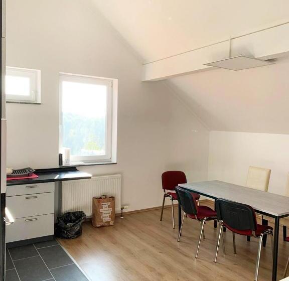 침실 3개 아파트, My Skypalace Billigheim