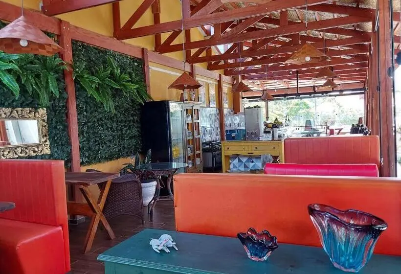 Juniorsviitti Terassi, Pousada Praia Brava