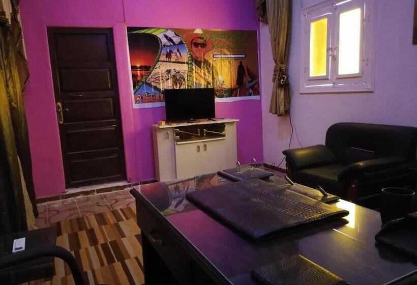 이코노미 룸, Safari Abu Simbel