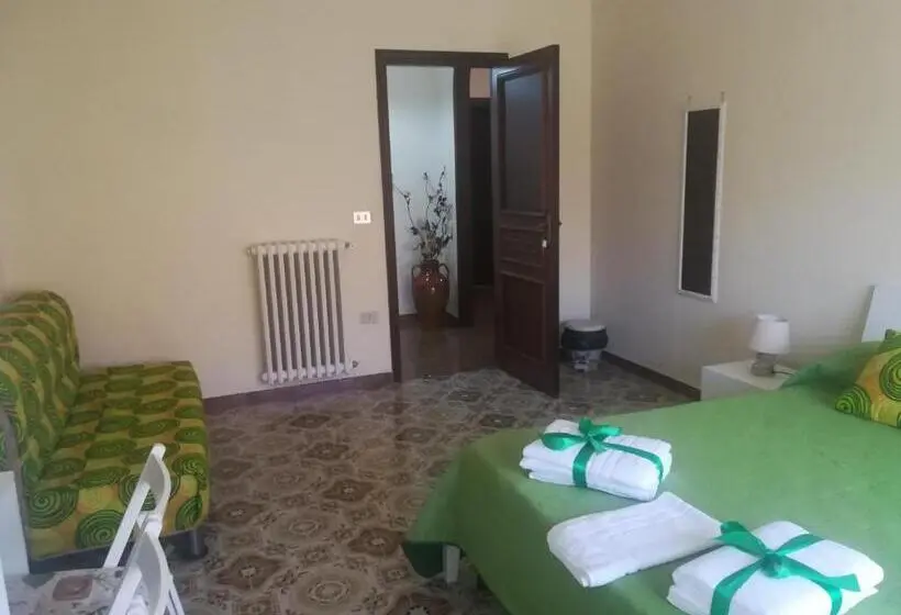اتاق استاندارد چهار تخته, Domus Hera