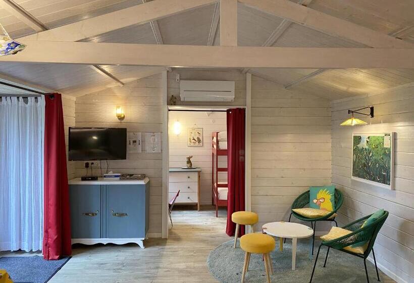 اتاق استاندارد, Le Cabanon De Chessy