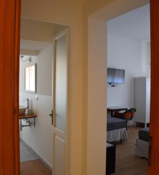 四人标准间, Levante