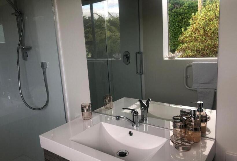 اتاق استاندارد, Southland Organic Farmstay