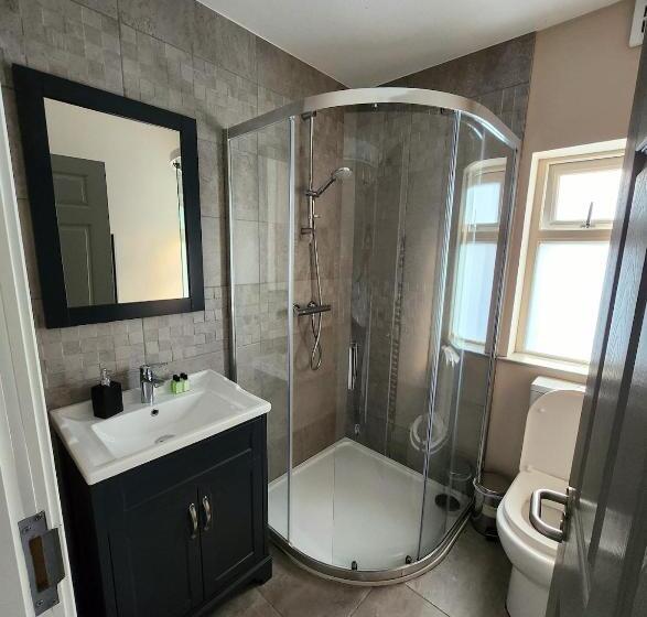 디럭스 스튜디오, Maynooth Serviced Studios