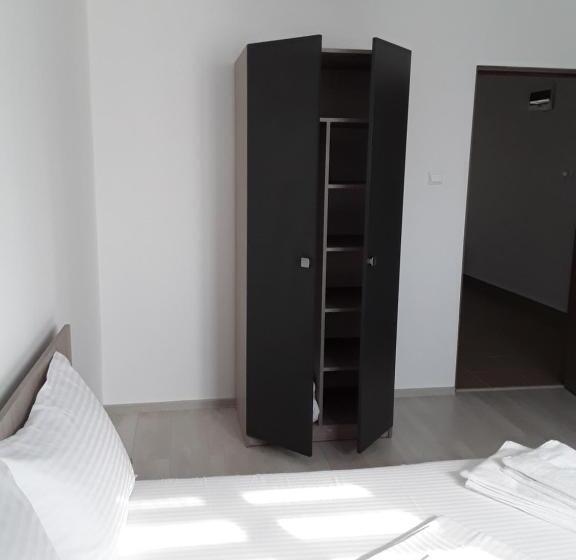 스탠다드 룸, Camere De Inchiriat Central La Calciu