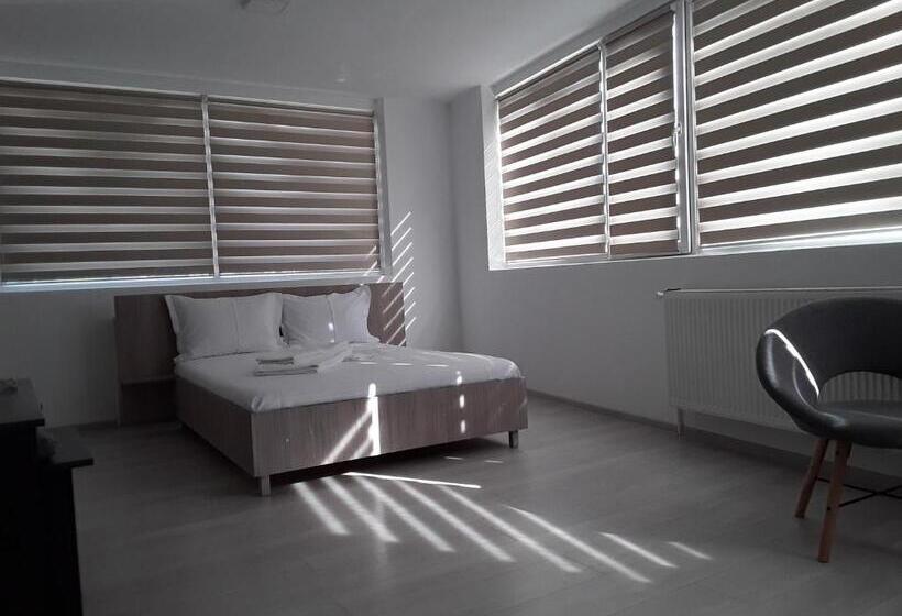 스탠다드 트리플 룸, Camere De Inchiriat Central La Calciu