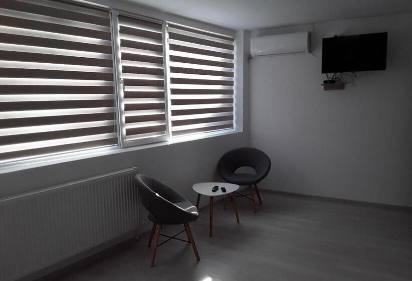 스탠다드 트리플 룸, Camere De Inchiriat Central La Calciu