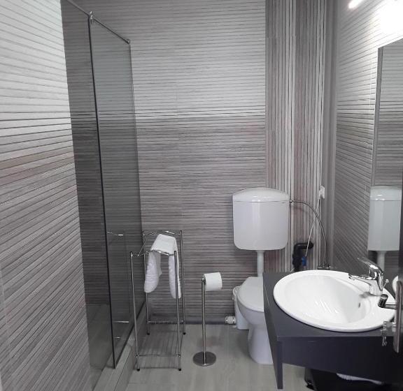 스탠다드 트리플 룸, Camere De Inchiriat Central La Calciu