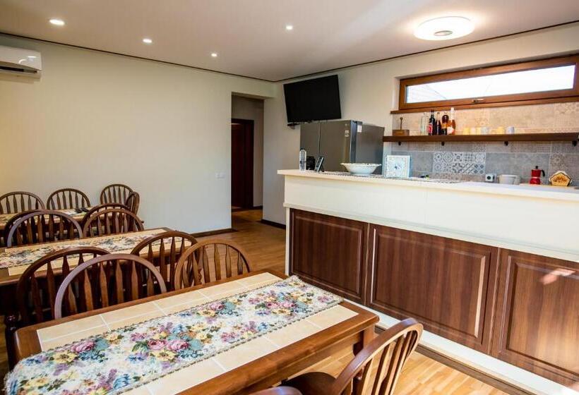 デラックスルーム, Casa De Sub Magura