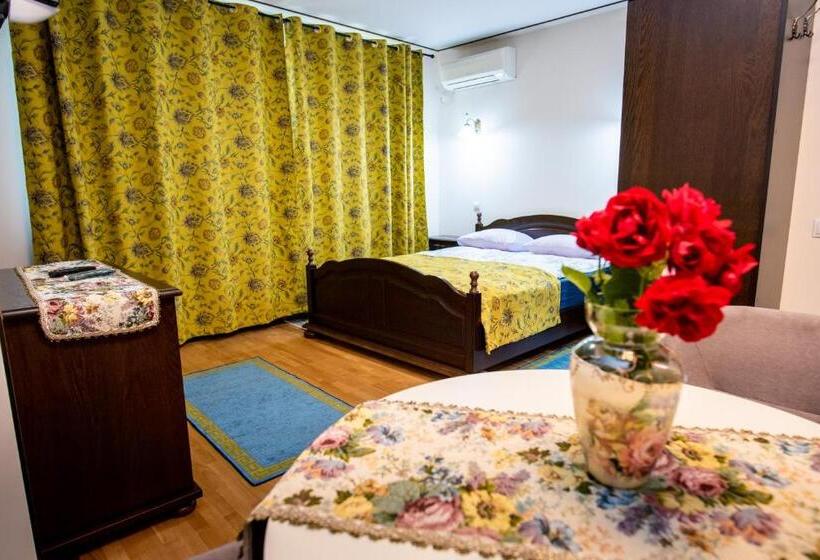 Номер Deluxe, Casa De Sub Magura