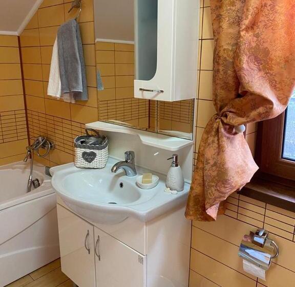 Апартаменты 2 Спальни, Casa De Sub Magura