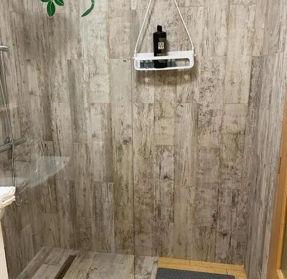 Huoneisto 2 Makuuhuonetta, Casa De Sub Magura