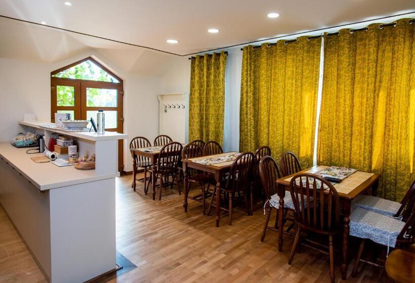 デラックスルーム, Casa De Sub Magura