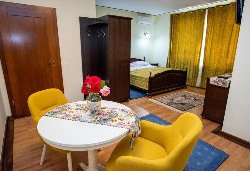 Номер Deluxe, Casa De Sub Magura