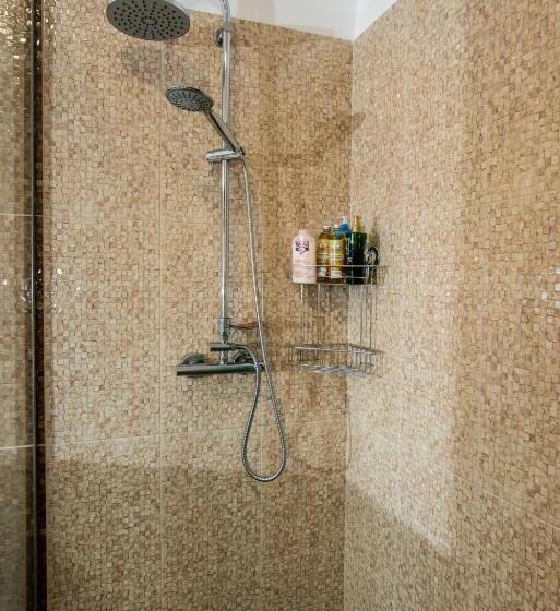 デラックスルーム, Casa De Sub Magura