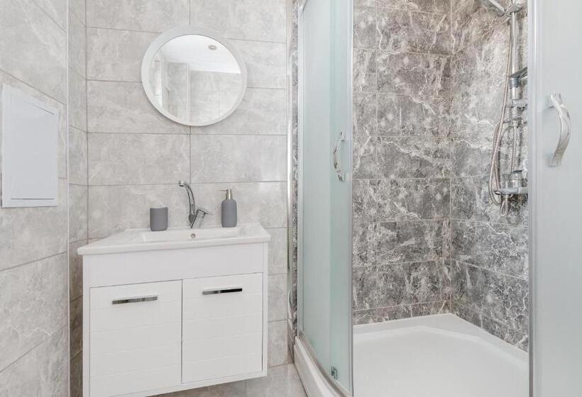 Трехместный Номер Комфорт, Gramada Guest House