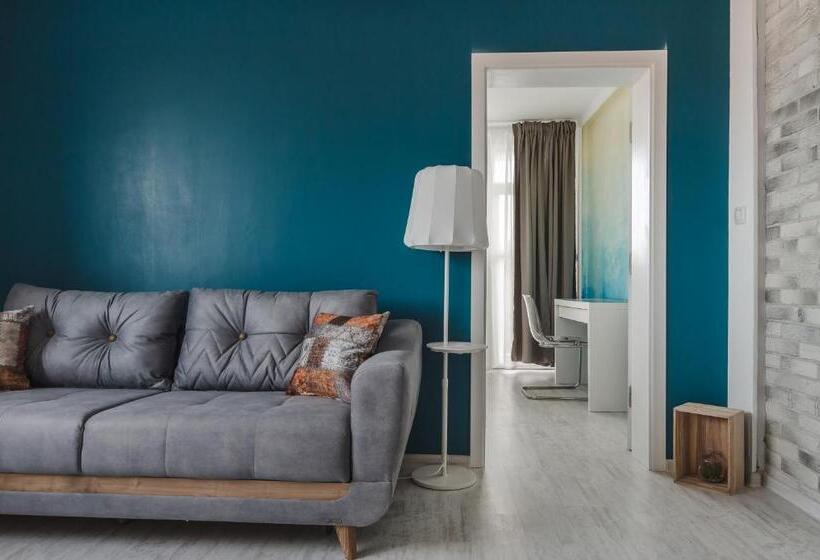 إستوديو ديلوكس, Gramada Guest House