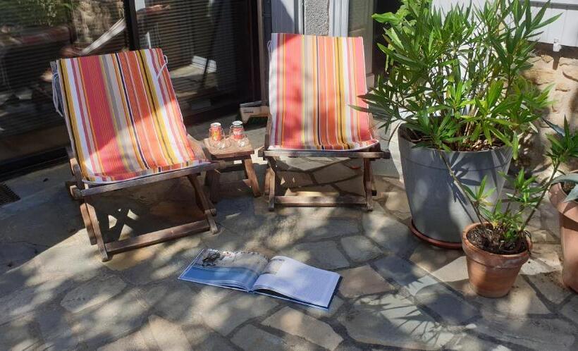 חדר סטנדרט נוף לגינה, La Maison De Biord