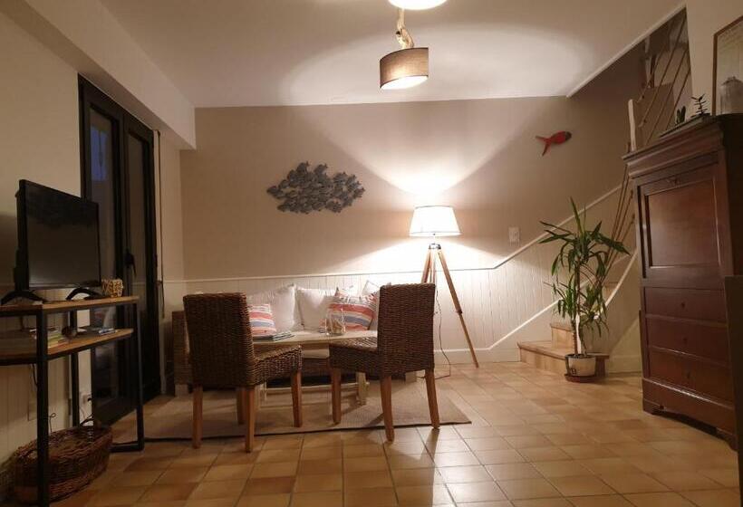 غرفة قياسية مطلّة علي الحديقة, La Maison De Biord