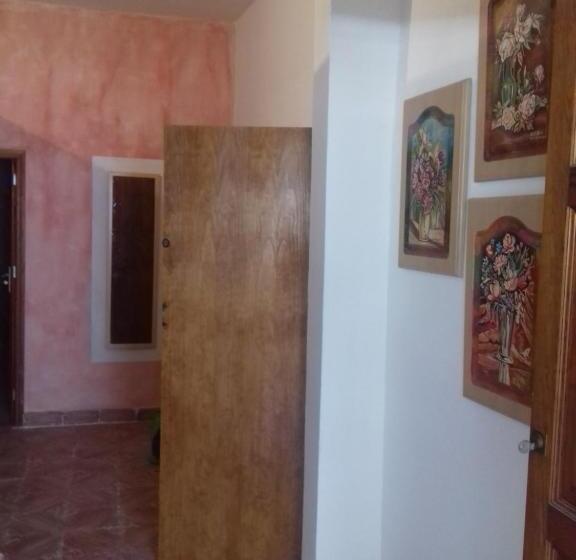 غرفة قياسية حمام مشترك, Lagarto