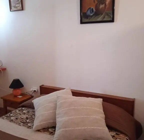 اتاق استاندارد با سرویس بهداشتی مشترک, Lagarto