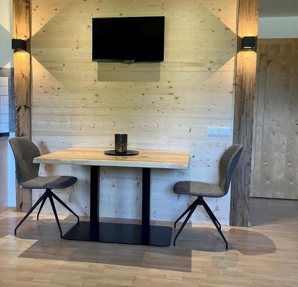 침실 1개 테라스 아파트, Wöscherhof