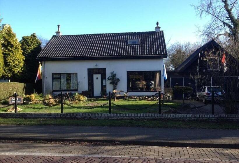 חדר סטנדרט לשלושה עם חדר אמבטיה משוף, Bed&breakfast Jonker