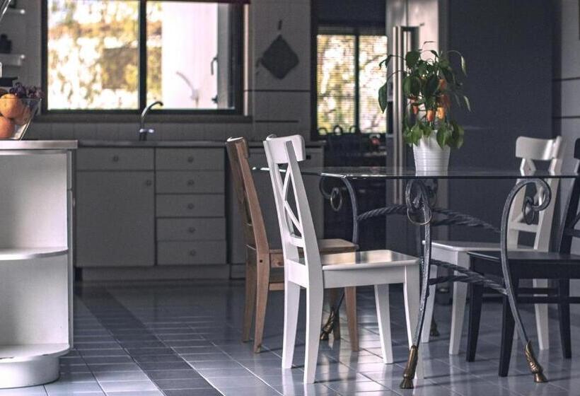 اتاق استاندارد با سرویس بهداشتی مشترک, Pine House   Faro Airport, Beach And City Center