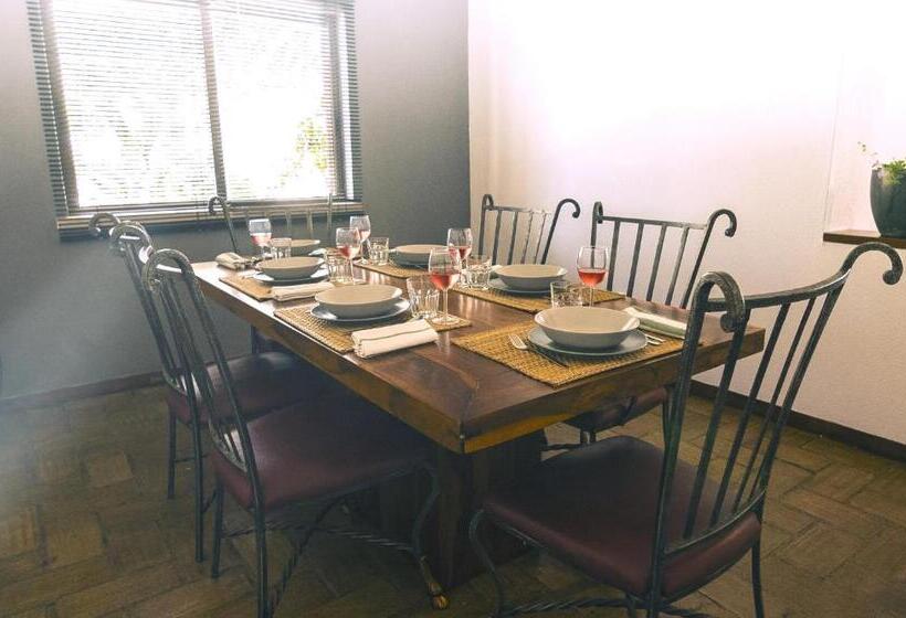 اتاق استاندارد با سرویس بهداشتی مشترک, Pine House   Faro Airport, Beach And City Center