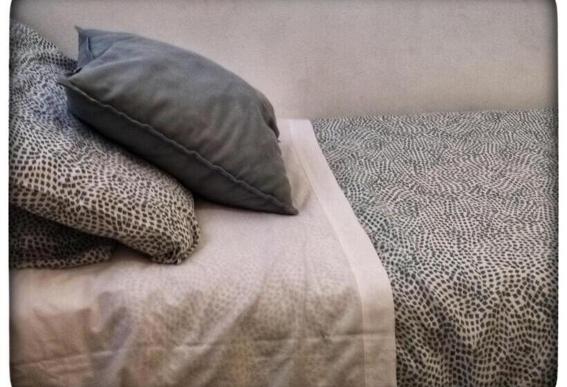 اتاق استاندارد سه نفره, B&b Il Faso