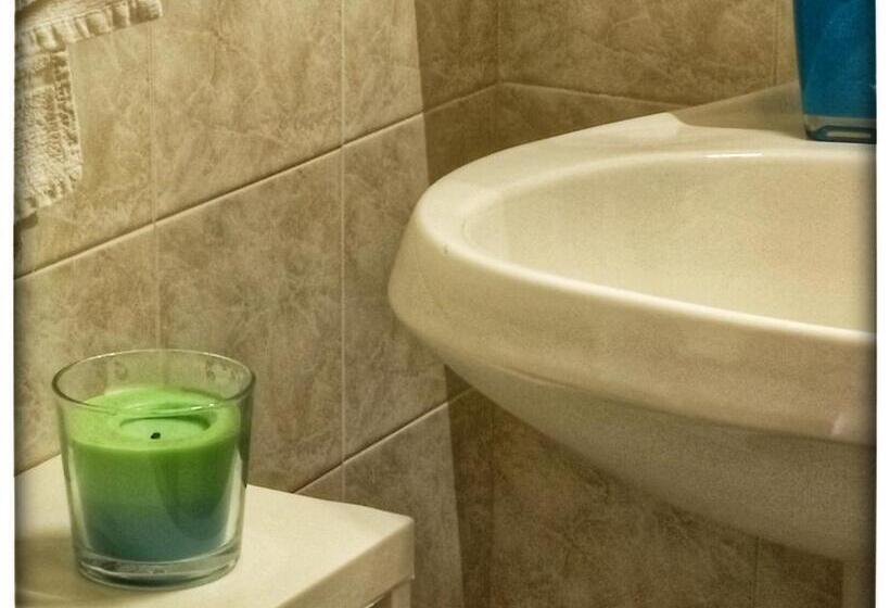 اتاق استاندارد سه نفره, B&b Il Faso