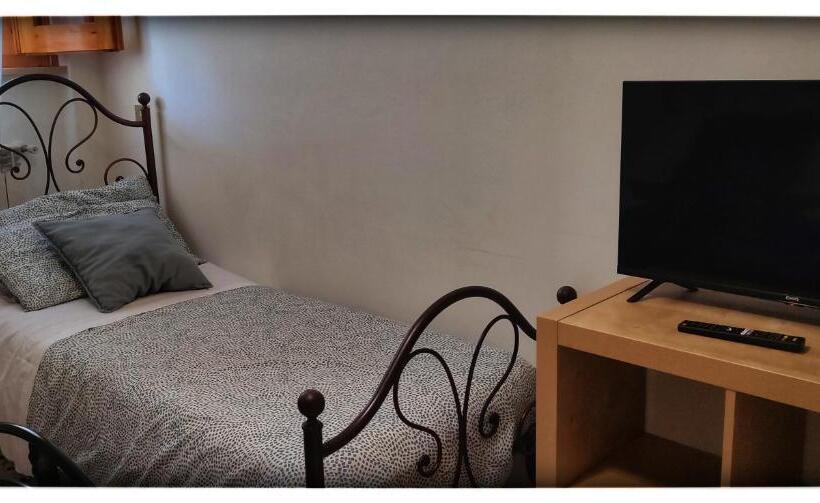 اتاق استاندارد سه نفره, B&b Il Faso