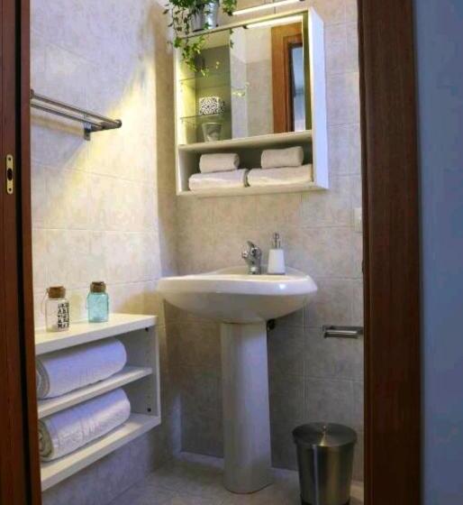 اتاق استاندارد سه نفره, B&b Il Faso