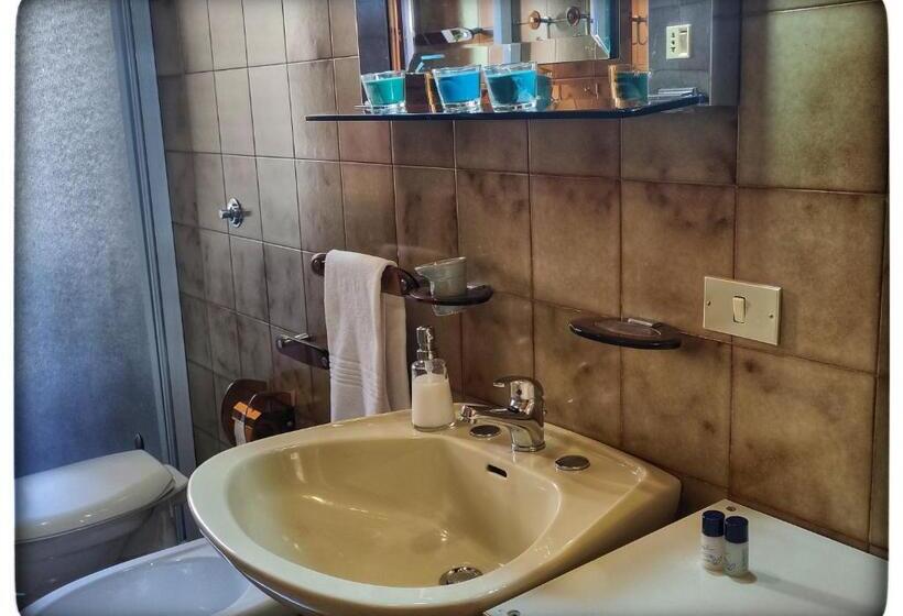 اتاق خانوادگی, B&b Il Faso