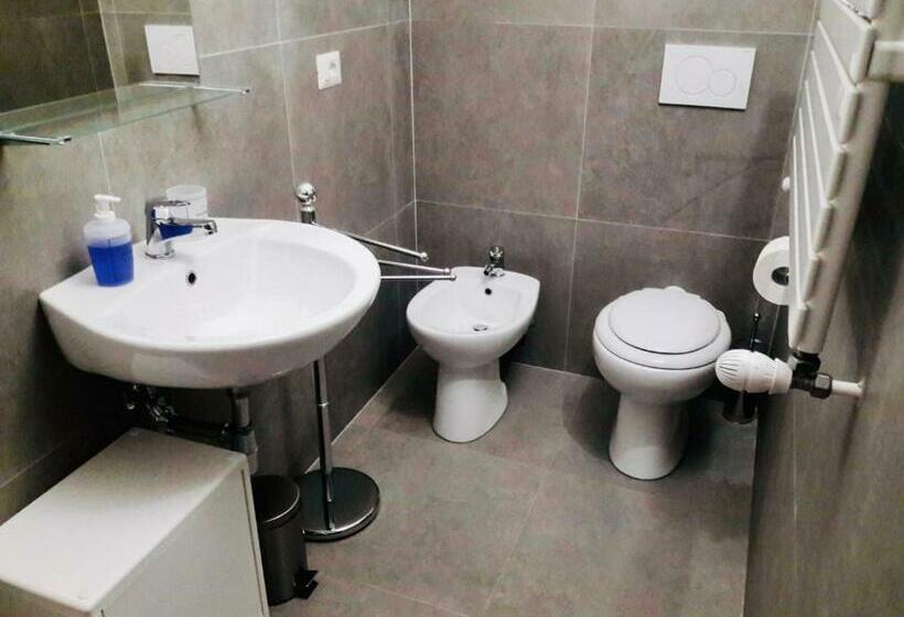 חדר דלוקס, I Ninni