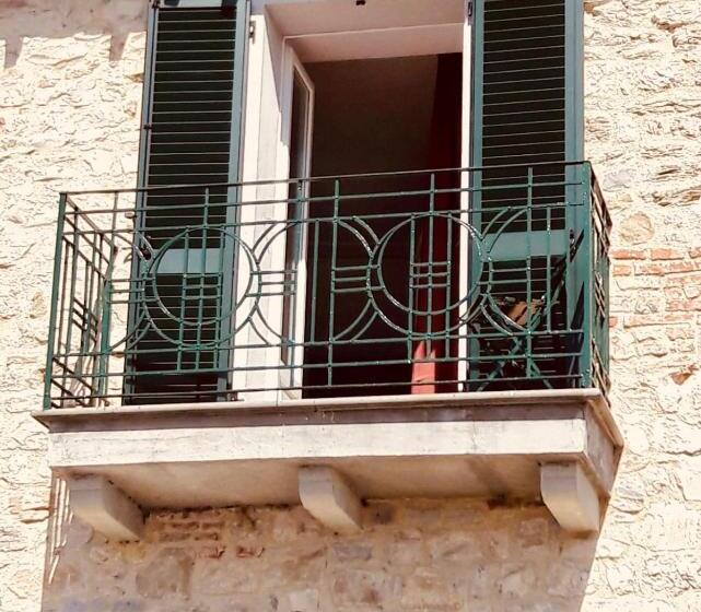 חדר סטנדרט עם מרפסת, I Ninni