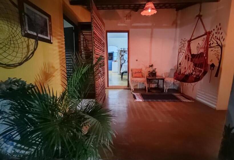 Трехместный Номер Стандарт Вид на Сад, Hostel Portal Das Fadas