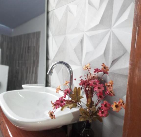 Трехместный Номер Стандарт Вид на Сад, Hostel Portal Das Fadas