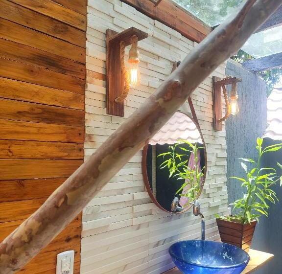 スタンダードバンガロー, Hostel Portal Das Fadas
