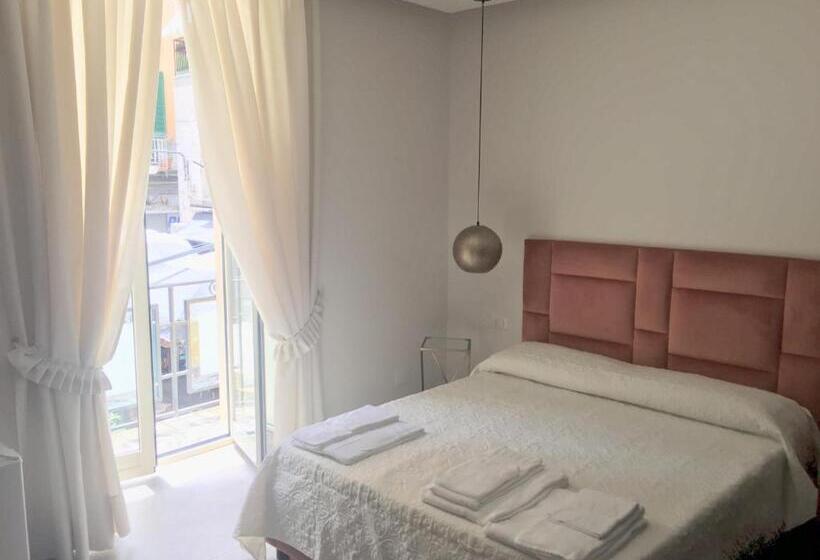 اتاق استاندارد چهار تخته, “a Piazzetta”