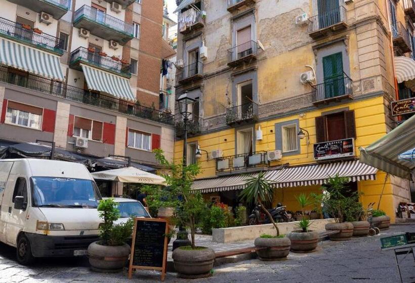 اتاق استاندارد چهار تخته, “a Piazzetta”