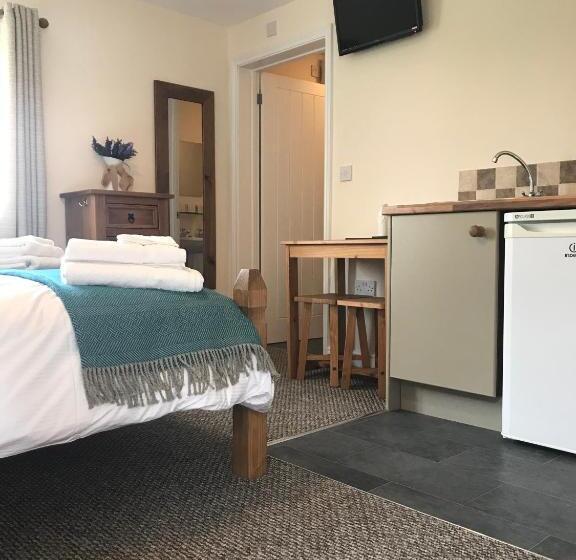 스탠다드 룸, The Stables Kings Ripton