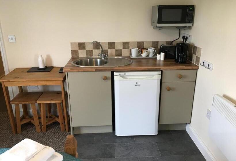 스탠다드 룸, The Stables Kings Ripton