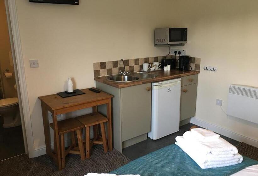 스탠다드 룸, The Stables Kings Ripton